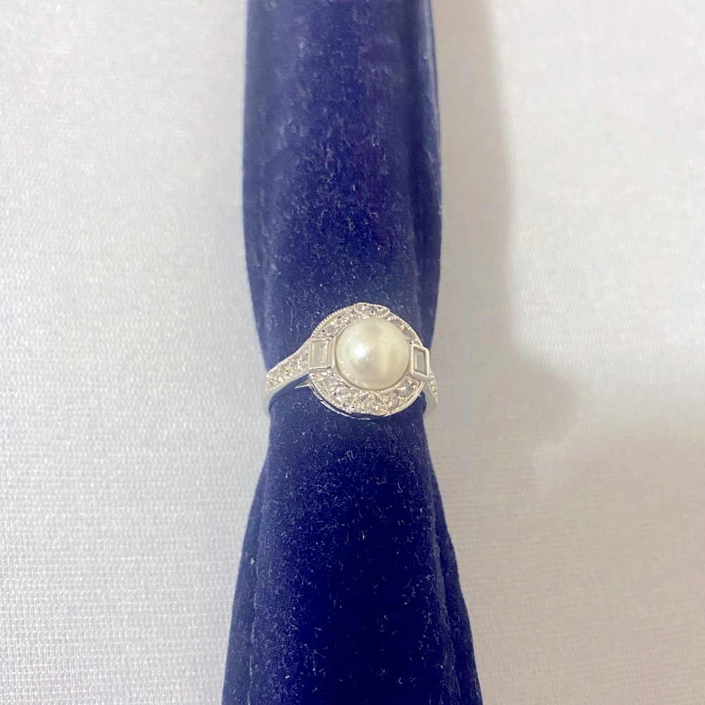 Beautiful Faux Pearl/Rhinestones Ring